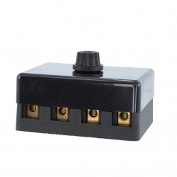 SKRZYNKA BEZPIECZNIKÓW 2 ZETOR 5211-7745